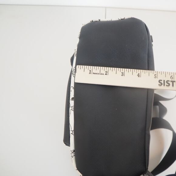 BioWorld Snoopy Charlie Brown Peanuts Gang Backpack White Black Cartoon Drawings - Picture 6 of 15